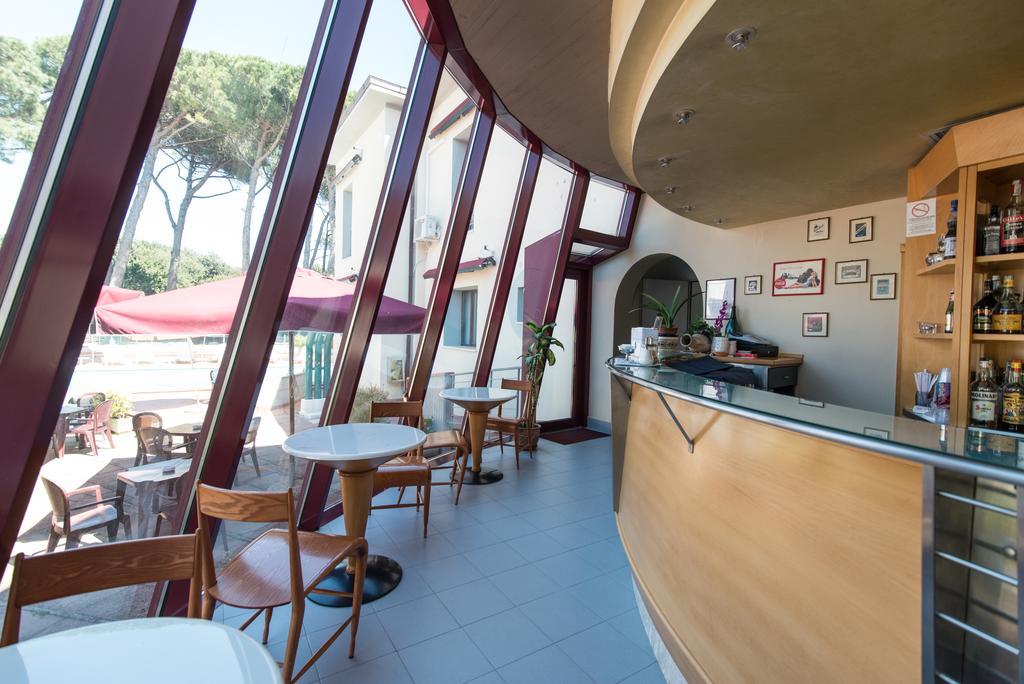Hotel Kon Tiki San Vincenzo Exteriör bild