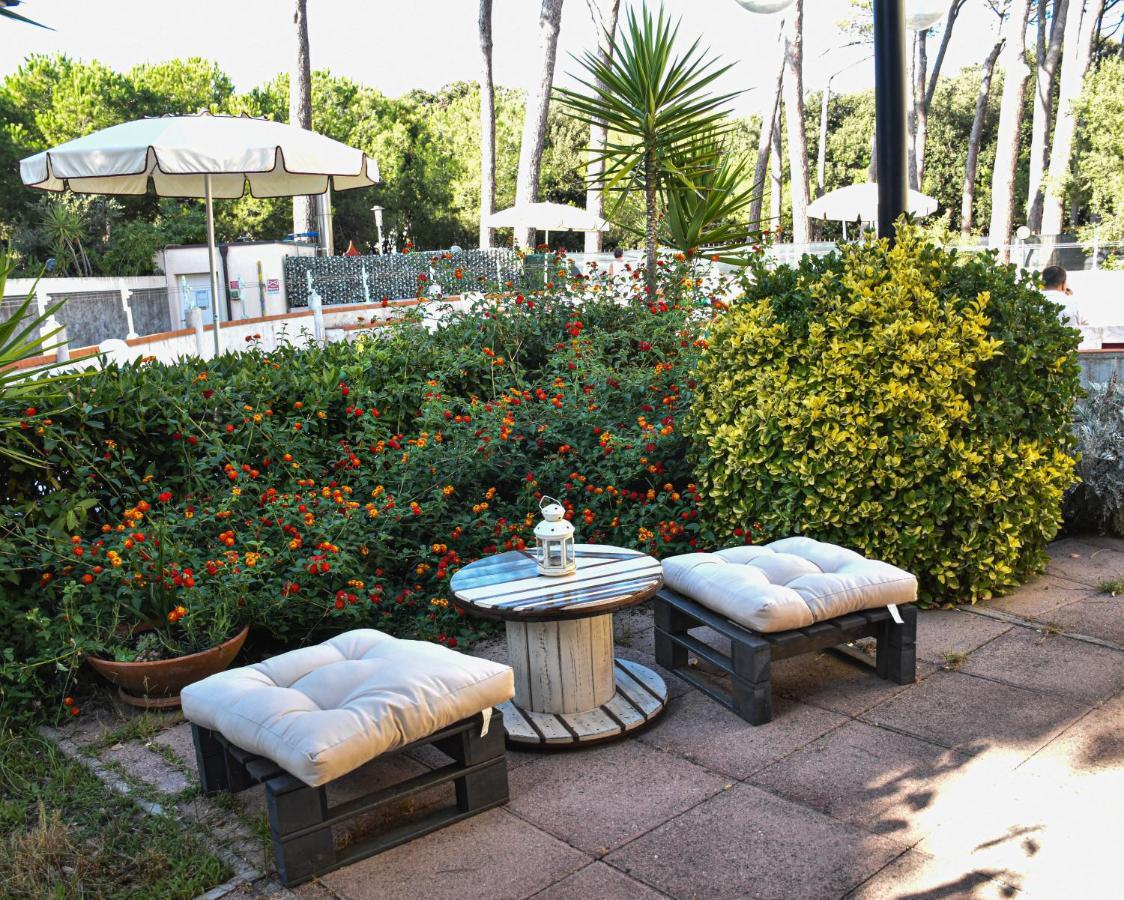 Hotel Kon Tiki San Vincenzo Exteriör bild